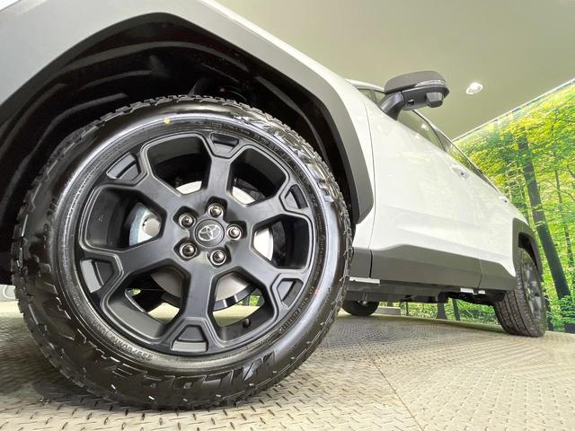 ＲＡＶ４ ハイブリッドアドベンチャー　オフロードパッケージＩＩ　４ＷＤ　登録済未使用車　バックカメラ　寒冷地仕様　プリクラッシュセーフティ　レーダークルーズ　レザーシート　前席シートエアコン　パワーシート　コーナーセンサー　スマートキー　ＬＥＤヘッド　ルーフレール（13枚目）