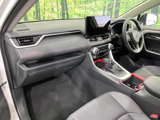 ＲＡＶ４ ハイブリッドアドベンチャー　オフロードパッケージＩＩ　４ＷＤ　登録済未使用車　バックカメラ　寒冷地仕様　プリクラッシュセーフティ　レーダークルーズ　レザーシート　前席シートエアコン　パワーシート　コーナーセンサー　スマートキー　ＬＥＤヘッド　ルーフレール（43枚目）
