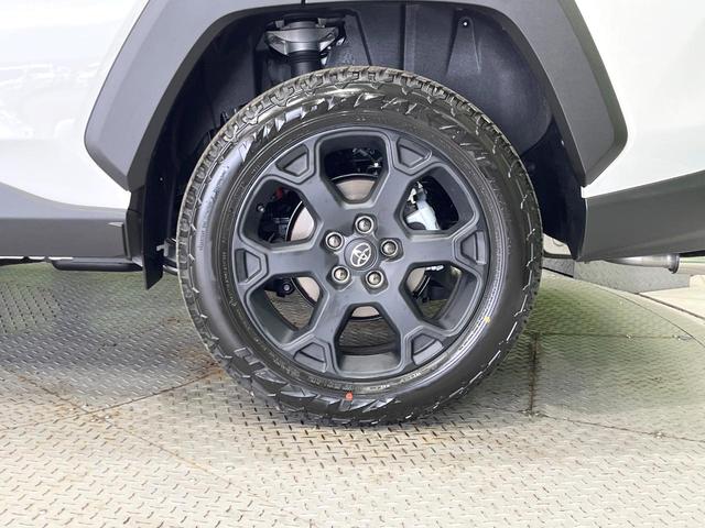 ＲＡＶ４ ハイブリッドアドベンチャー　オフロードパッケージＩＩ　４ＷＤ　登録済未使用車　バックカメラ　寒冷地仕様　プリクラッシュセーフティ　レーダークルーズ　レザーシート　前席シートエアコン　パワーシート　コーナーセンサー　スマートキー　ＬＥＤヘッド　ルーフレール（65枚目）