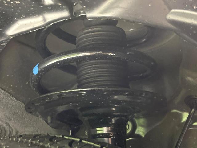デリカＤ：５ シャモニー　４ＷＤ　ターボ　登録済未使用車　両側電動ドア　全周囲カメラ　ｅ－アシスト　レーダークルーズ　電動リアゲート　ハーフレザーシート　パワーシート　スマートキー　ＬＥＤヘッド　車線逸脱警報（20枚目）