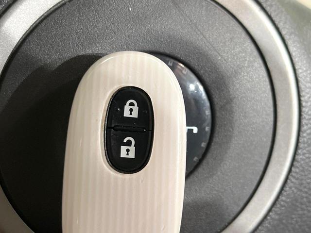 アルトラパン Ｇ　４ＷＤ　ＳＤナビ　バックカメラ　シートヒーター　スマートキー　ＣＤ　ＵＳＢ　ｉＰｏｄ　地デジ　ドアバイザー　ヘッドライトレベライザー　パワーウィンドウ　パワーステアリング　トラクションコントロール（4枚目）