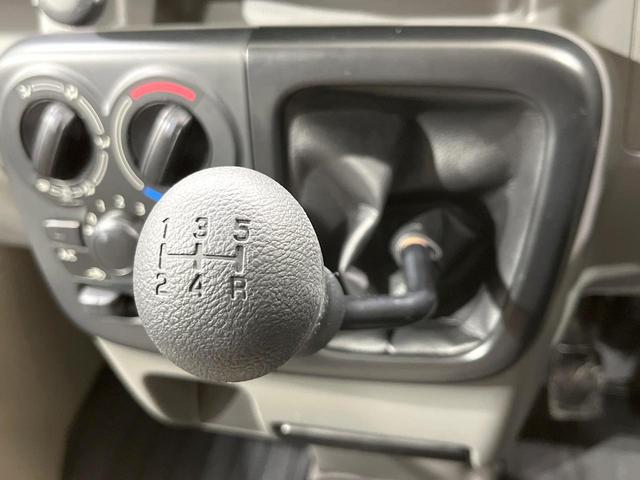 NV100クリッパーバン DX 4WD 5速MT プライバシーガラス 盗難防止装置 トラクションコントロール ヘッドライトレベライザー(3枚目)