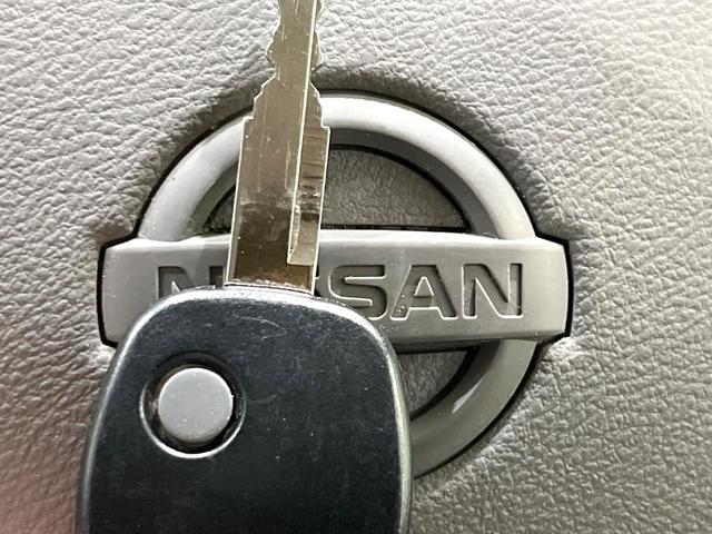 NV100クリッパーバン DX 4WD 5速MT プライバシーガラス 盗難防止装置 トラクションコントロール ヘッドライトレベライザー(5枚目)