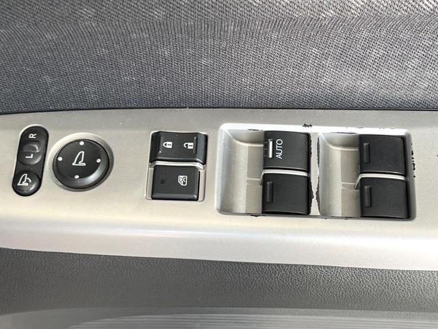 N-BOXカスタム G・ターボLパッケージ 4WD ターボ SDナビ バックカメラ 禁煙車 ハーフレザーシート ドラレコ スマートキー HIDヘッド ビルトインETC クルコン オートライト オートエアコン 純正15インチアルミ(33枚目)