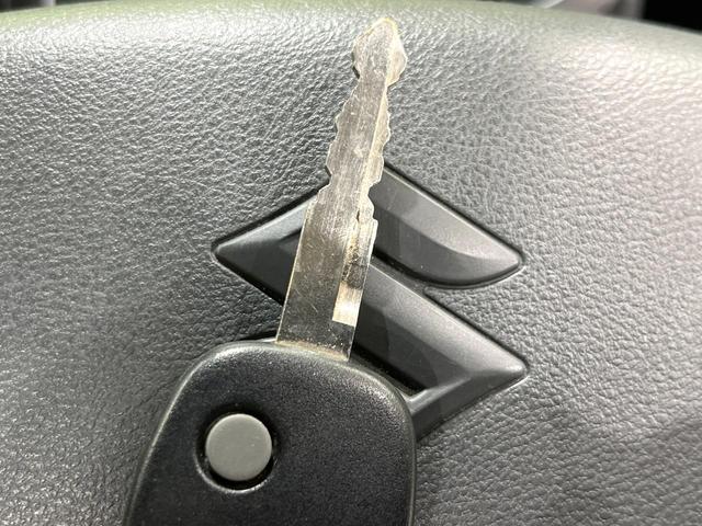 キャリイトラック KX 4WD MT車 禁煙車 CD ドアバイザー ヘッドライトレベライザー トラクションコントロール(6枚目)