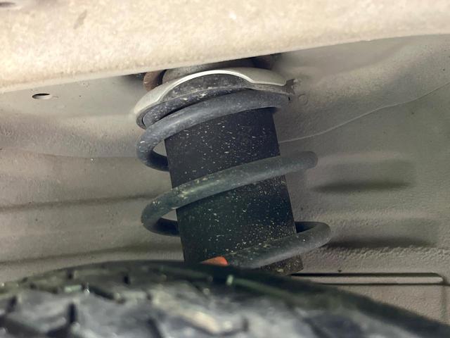 キャリイトラック KX 4WD MT車 禁煙車 CD ドアバイザー ヘッドライトレベライザー トラクションコントロール(19枚目)