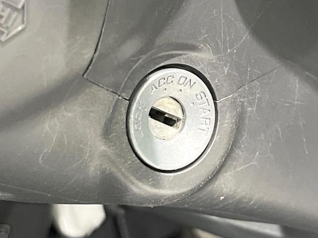 キャリイトラック KX 4WD MT車 禁煙車 CD ドアバイザー ヘッドライトレベライザー トラクションコントロール(34枚目)