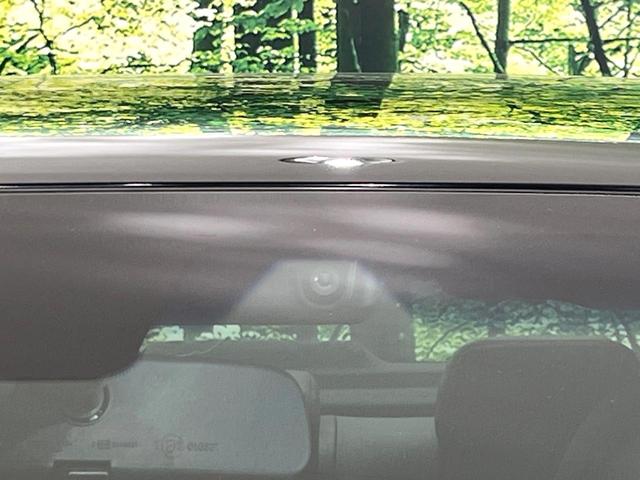 フーガ 370GT FOUR 4WD サンルーフ 純正HDDナビ 全周囲カメラ エマージェンシーブレーキ レーダークルーズ 禁煙車 レザーシート 前席シートエアコン コーナーセンサー スマートキー LEDヘッド ビルトインETC(5枚目)