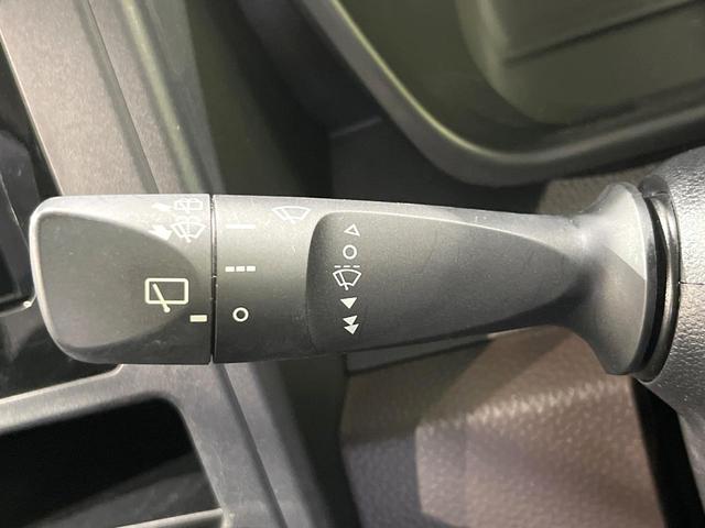 ルーミー Ｘ　４ＷＤ　電動スライドドア　寒冷地仕様　スマートキー　オートライト　ＣＤ　シートヒーター　横滑り防止機能　アイドリングストップ　電動格納ドアミラー　ヘッドライトレベライザー　ドアバイザー　エアコン（22枚目）