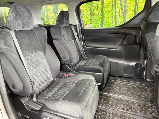 ヴェルファイアハイブリッド Z 4WD 両側電動ドア 純正SDナビ 後席モニター バックカメラ プリクラッシュセーフティ レーダークルーズ 禁煙車 ドラレコ コーナーセンサー スマートキー LEDヘッド ビルトインETC(9枚目)