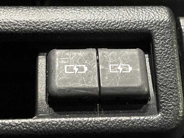 ヴォクシー Ｓ－Ｚ　４ＷＤ　両側電動ドア　バックカメラ　寒冷地仕様　プリクラッシュセーフティ　１００Ｖ電源　レーダークルーズ　禁煙車　ハーフレザーシート　前席シートヒーター　コーナーセンサー　スマートキー　ＬＥＤヘッド（36枚目）