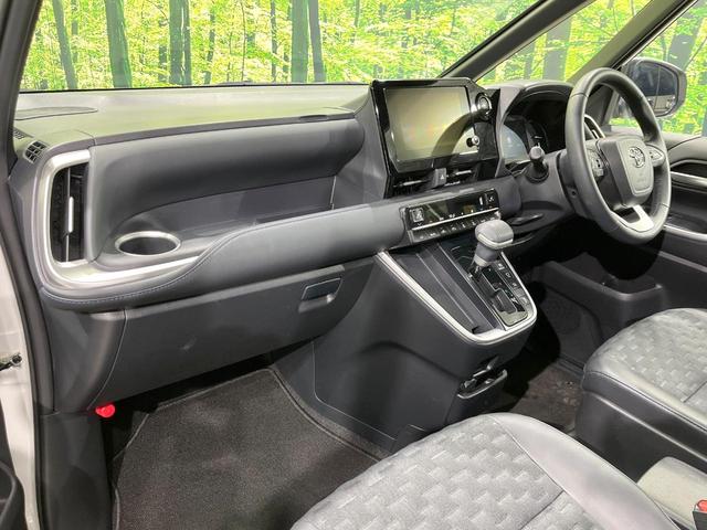 ヴォクシー Ｓ－Ｚ　４ＷＤ　両側電動ドア　バックカメラ　寒冷地仕様　プリクラッシュセーフティ　１００Ｖ電源　レーダークルーズ　禁煙車　ハーフレザーシート　前席シートヒーター　コーナーセンサー　スマートキー　ＬＥＤヘッド（44枚目）