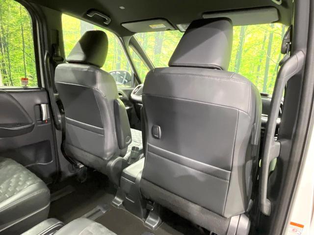 ヴォクシー Ｓ－Ｚ　４ＷＤ　両側電動ドア　バックカメラ　寒冷地仕様　プリクラッシュセーフティ　１００Ｖ電源　レーダークルーズ　禁煙車　ハーフレザーシート　前席シートヒーター　コーナーセンサー　スマートキー　ＬＥＤヘッド（47枚目）