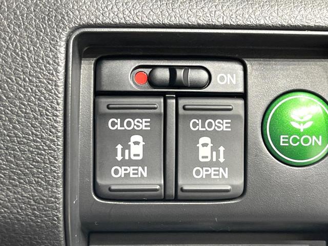 オデッセイ アブソルート・Xホンダセンシング 4WD 両側電動ドア SDナビ バックカメラ ホンダセンシング レーダークルーズ 禁煙車 ハーフレザーシート パワーシート スマートキー LEDヘッド ETC オートエアコン 車線逸脱警報機能(6枚目)