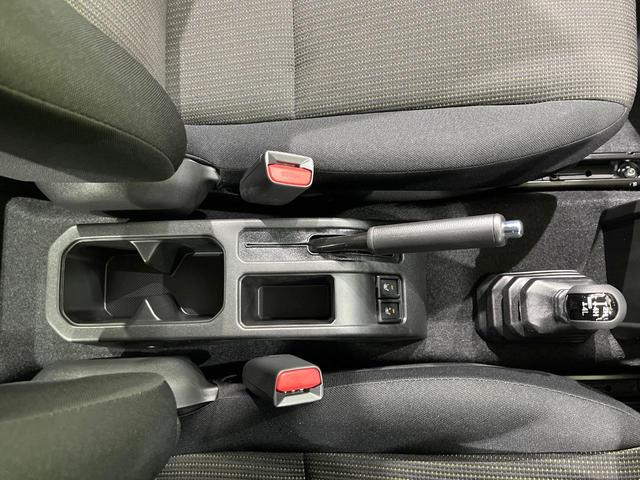 ジムニー XC 4WD 届出済未使用車 ターボ セーフティサポート コーナーセンサー スマートキー LEDヘッド クルコン オートハイビーム 車線逸脱警報 オートライト オートエアコン 純正16インチアルミ(52枚目)