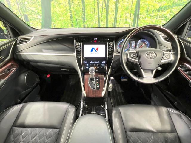 ハリアー プレミアム　アドバンスドパッケージ　４ＷＤ　全周囲カメラ　ＪＢＬサウンド　寒冷地仕様　プリクラッシュセーフティ　レーダークルーズ　禁煙車　電動リアゲート　ハーフレザーシート　パワーシート　コーナーセンサー　スマートキー　ＬＥＤヘッド（2枚目）