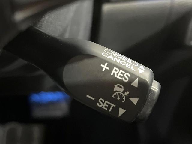 ハリアー プレミアム　アドバンスドパッケージ　４ＷＤ　全周囲カメラ　ＪＢＬサウンド　寒冷地仕様　プリクラッシュセーフティ　レーダークルーズ　禁煙車　電動リアゲート　ハーフレザーシート　パワーシート　コーナーセンサー　スマートキー　ＬＥＤヘッド（6枚目）