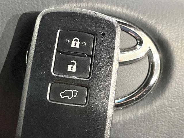 ハリアー プレミアム　アドバンスドパッケージ　４ＷＤ　全周囲カメラ　ＪＢＬサウンド　寒冷地仕様　プリクラッシュセーフティ　レーダークルーズ　禁煙車　電動リアゲート　ハーフレザーシート　パワーシート　コーナーセンサー　スマートキー　ＬＥＤヘッド（30枚目）