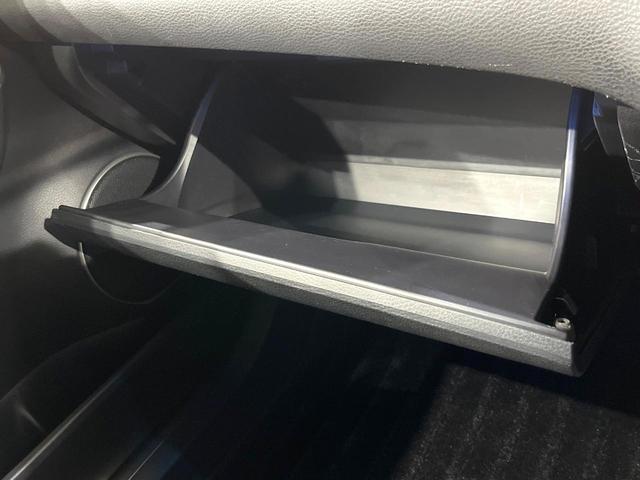 ハリアー プレミアム　アドバンスドパッケージ　４ＷＤ　全周囲カメラ　ＪＢＬサウンド　寒冷地仕様　プリクラッシュセーフティ　レーダークルーズ　禁煙車　電動リアゲート　ハーフレザーシート　パワーシート　コーナーセンサー　スマートキー　ＬＥＤヘッド（45枚目）