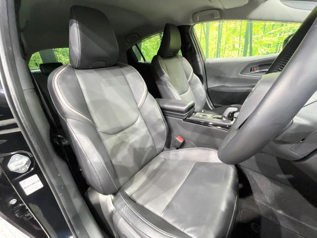 プリウス Ｚ　４ＷＤ　禁煙車　１２。３インチディスプレイオーディオ　全周囲カメラ　寒冷地仕様　プリクラッシュセーフティ　レーダークルーズ　半革シート　前席シートエアコン　パワーシート　コーナーセンサー　スマートキー（8枚目）