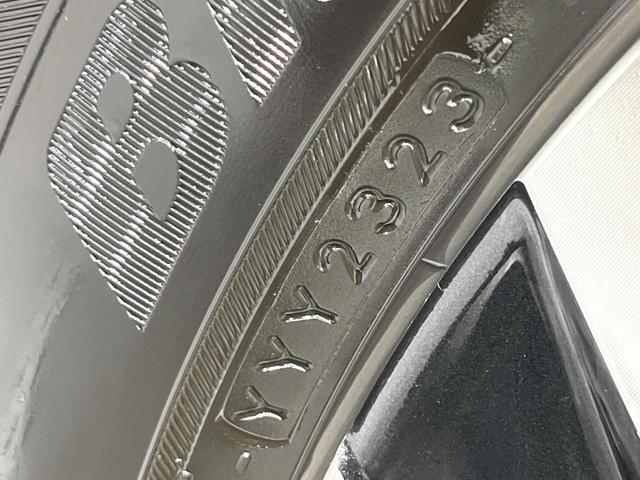 プリウス Ｚ　４ＷＤ　禁煙車　１２。３インチディスプレイオーディオ　全周囲カメラ　寒冷地仕様　プリクラッシュセーフティ　レーダークルーズ　半革シート　前席シートエアコン　パワーシート　コーナーセンサー　スマートキー（54枚目）