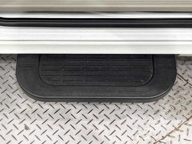 エブリイワゴン ＰＺターボスペシャル　４ＷＤ　届出済未使用車　デュアルカメラブレーキサポート　両側電動スライドドア　電動オートステップ　シートヒーター　コーナーセンサー　スマートキー　ＬＥＤヘッド　純正１４インチアルミ　オートライト（5枚目）