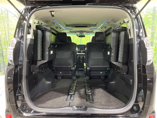 ヴェルファイアハイブリッド ＺＲ　４ＷＤ　禁煙車　サンルーフ　１０インチナビ　両側電動ドア　バックカメラ　寒冷地仕様　ハーフレザーシート　ドラレコ　コーナーセンサー　スマートキー　ＬＥＤヘッド　ＥＴＣ　クルコン　純正１７インチアルミ（11枚目）