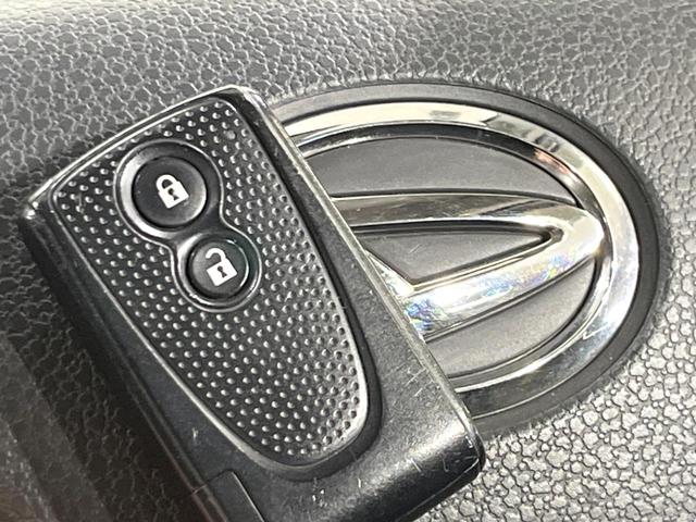 ムーヴ Ｘ　４ＷＤ　禁煙車　スマートキー　純正１４インチアルミ　オートライト　オートエアコン　ＣＤ　アイドリングストップ（5枚目）