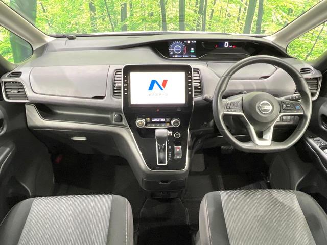 セレナ ハイウェイスターＶ　４ＷＤ　プロパイロット　両側電動ドア　純正９インチナビ　後席モニター　全周囲カメラ　インテリジェントエマージェンシーブレーキ　レーダークルーズ　禁煙車　ドラレコ　コーナーセンサー　スマートキー　ＬＥＤ（2枚目）