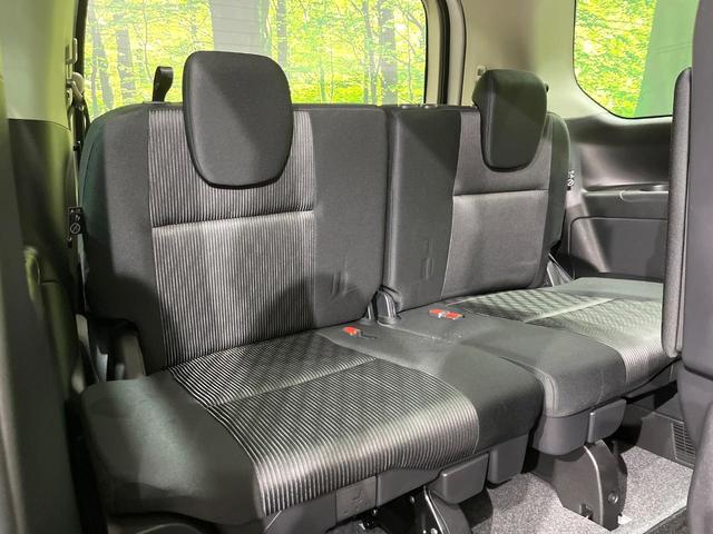 セレナ ハイウェイスターＶ　４ＷＤ　プロパイロット　両側電動ドア　純正９インチナビ　後席モニター　全周囲カメラ　インテリジェントエマージェンシーブレーキ　レーダークルーズ　禁煙車　ドラレコ　コーナーセンサー　スマートキー　ＬＥＤ（10枚目）