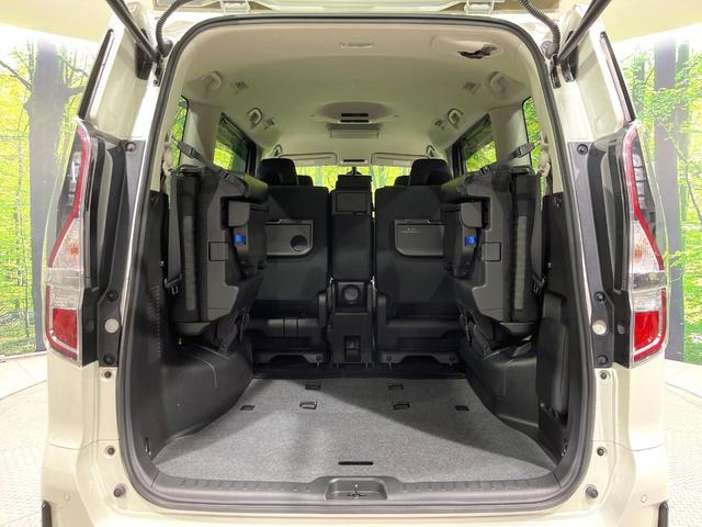 セレナ ハイウェイスターＶ　４ＷＤ　プロパイロット　両側電動ドア　純正９インチナビ　後席モニター　全周囲カメラ　インテリジェントエマージェンシーブレーキ　レーダークルーズ　禁煙車　ドラレコ　コーナーセンサー　スマートキー　ＬＥＤ（11枚目）