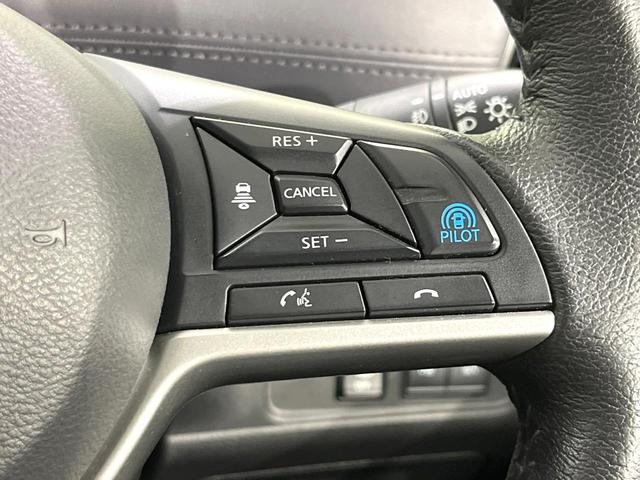 セレナ ハイウェイスターＶ　４ＷＤ　プロパイロット　両側電動ドア　純正９インチナビ　後席モニター　全周囲カメラ　インテリジェントエマージェンシーブレーキ　レーダークルーズ　禁煙車　ドラレコ　コーナーセンサー　スマートキー　ＬＥＤ（27枚目）