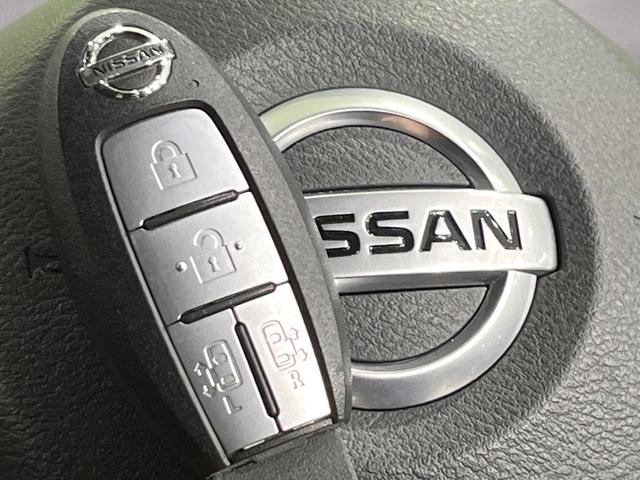 セレナ ハイウェイスターＶ　４ＷＤ　プロパイロット　両側電動ドア　純正９インチナビ　後席モニター　全周囲カメラ　インテリジェントエマージェンシーブレーキ　レーダークルーズ　禁煙車　ドラレコ　コーナーセンサー　スマートキー　ＬＥＤ（31枚目）