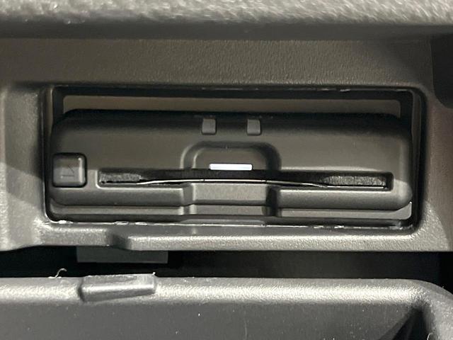 セレナ ハイウェイスターＶ　４ＷＤ　プロパイロット　両側電動ドア　純正９インチナビ　後席モニター　全周囲カメラ　インテリジェントエマージェンシーブレーキ　レーダークルーズ　禁煙車　ドラレコ　コーナーセンサー　スマートキー　ＬＥＤ（37枚目）