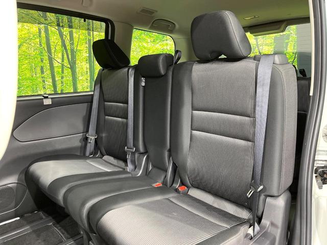 セレナ ハイウェイスターＶ　４ＷＤ　プロパイロット　両側電動ドア　純正９インチナビ　後席モニター　全周囲カメラ　インテリジェントエマージェンシーブレーキ　レーダークルーズ　禁煙車　ドラレコ　コーナーセンサー　スマートキー　ＬＥＤ（40枚目）