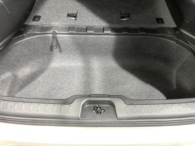 セレナ ハイウェイスターＶ　４ＷＤ　プロパイロット　両側電動ドア　純正９インチナビ　後席モニター　全周囲カメラ　インテリジェントエマージェンシーブレーキ　レーダークルーズ　禁煙車　ドラレコ　コーナーセンサー　スマートキー　ＬＥＤ（51枚目）