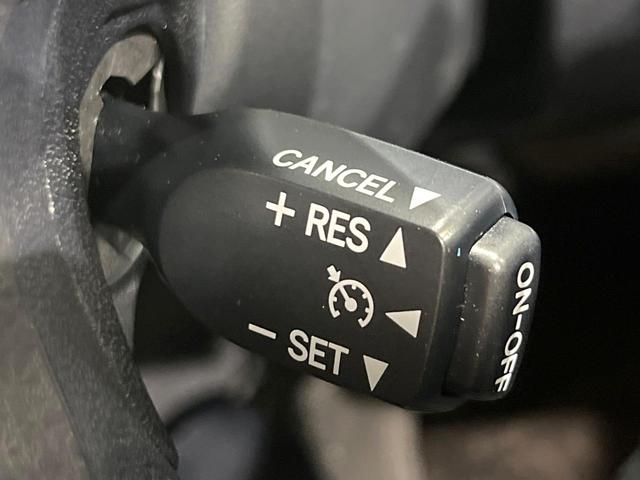 クラウンハイブリッド アスリートＳ　Ｆｏｕｒ　４ＷＤ　禁煙車　純正８インチナビ　バックカメラ　電動リアゲート　スマートキー　ＨＩＤヘッド　ビルトインＥＴＣ　クルコン　オートハイビーム　オートライト　デュアルエアコン　Ｂｌｕｅｔｏｏｔｈ　ＣＤ（6枚目）