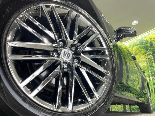 クラウンハイブリッド アスリートＳ　Ｆｏｕｒ　４ＷＤ　禁煙車　純正８インチナビ　バックカメラ　電動リアゲート　スマートキー　ＨＩＤヘッド　ビルトインＥＴＣ　クルコン　オートハイビーム　オートライト　デュアルエアコン　Ｂｌｕｅｔｏｏｔｈ　ＣＤ（13枚目）