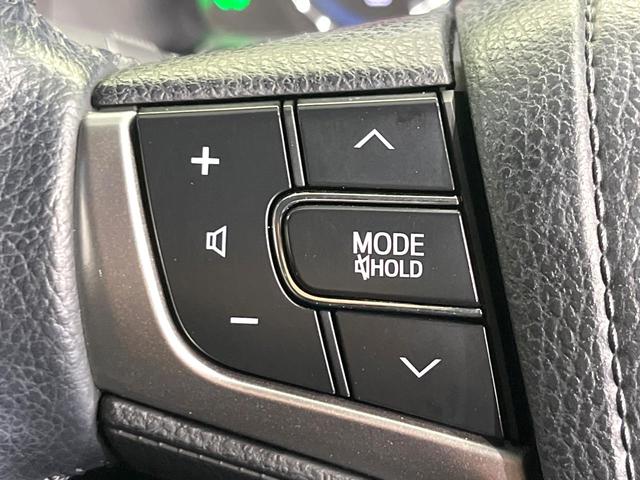 クラウンハイブリッド アスリートＳ　Ｆｏｕｒ　４ＷＤ　禁煙車　純正８インチナビ　バックカメラ　電動リアゲート　スマートキー　ＨＩＤヘッド　ビルトインＥＴＣ　クルコン　オートハイビーム　オートライト　デュアルエアコン　Ｂｌｕｅｔｏｏｔｈ　ＣＤ（28枚目）