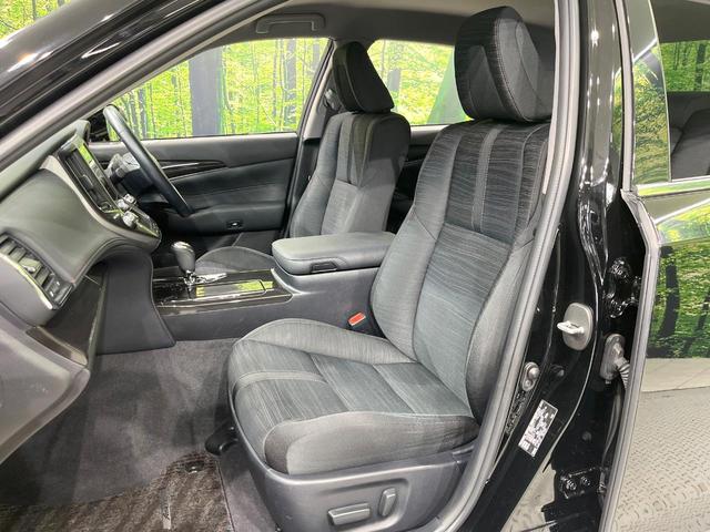 クラウンハイブリッド アスリートＳ　Ｆｏｕｒ　４ＷＤ　禁煙車　純正８インチナビ　バックカメラ　電動リアゲート　スマートキー　ＨＩＤヘッド　ビルトインＥＴＣ　クルコン　オートハイビーム　オートライト　デュアルエアコン　Ｂｌｕｅｔｏｏｔｈ　ＣＤ（40枚目）