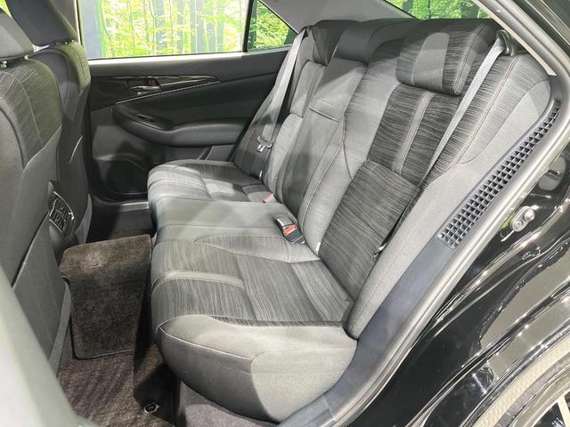 クラウンハイブリッド アスリートＳ　Ｆｏｕｒ　４ＷＤ　禁煙車　純正８インチナビ　バックカメラ　電動リアゲート　スマートキー　ＨＩＤヘッド　ビルトインＥＴＣ　クルコン　オートハイビーム　オートライト　デュアルエアコン　Ｂｌｕｅｔｏｏｔｈ　ＣＤ（41枚目）