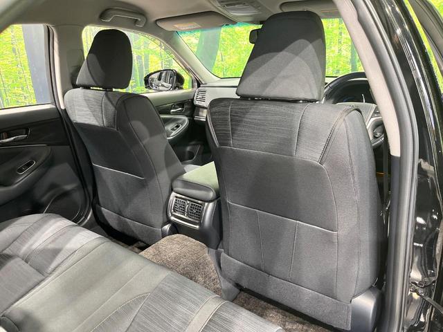 クラウンハイブリッド アスリートＳ　Ｆｏｕｒ　４ＷＤ　禁煙車　純正８インチナビ　バックカメラ　電動リアゲート　スマートキー　ＨＩＤヘッド　ビルトインＥＴＣ　クルコン　オートハイビーム　オートライト　デュアルエアコン　Ｂｌｕｅｔｏｏｔｈ　ＣＤ（45枚目）