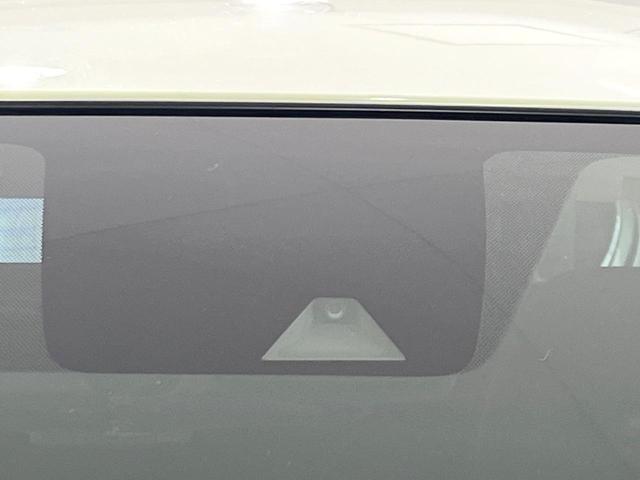 ノート e-パワー B FOUR 4WD 禁煙車 アラウンドビューモニター エマージェンシーブレーキ インテリジェントルームミラー コーナーセンサー インテリジェントキー オーディオ オートエアコン ETC ペダル踏み間違い防止(3枚目)