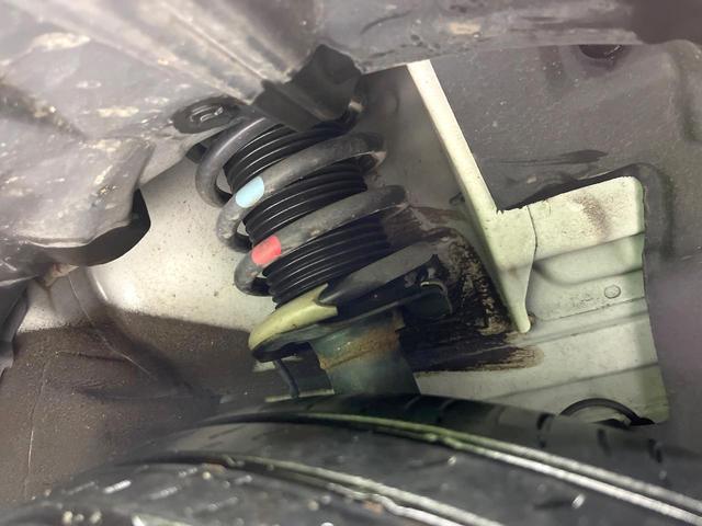 ノート e-パワー B FOUR 4WD 禁煙車 アラウンドビューモニター エマージェンシーブレーキ インテリジェントルームミラー コーナーセンサー インテリジェントキー オーディオ オートエアコン ETC ペダル踏み間違い防止(20枚目)