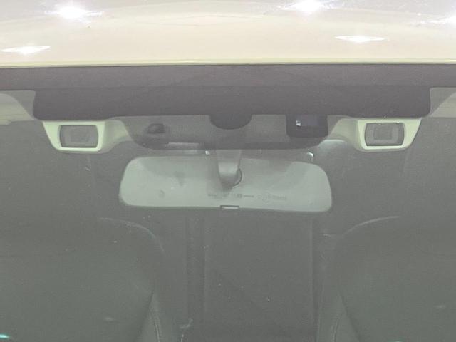 レガシィB4 リミテッド 4WD 純正SDナビ バックカメラ アイサイトVer3 レーダークルーズ 禁煙車 レザーシート スマートキー 全席シートヒーター LEDヘッド ETC 純正18インチアルミ 車線逸脱警報 オートライト(3枚目)