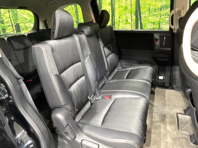 オデッセイ アブソルート・Ｘホンダセンシング　４ＷＤ　両側電動ドア　バックカメラ　ホンダセンシング　レーダークルーズ　禁煙車　ハーフレザーシート　パワーシート　スマートキー　ＬＥＤヘッド　ビルトインＥＴＣ　純正１７インチアルミ　車線逸脱警報（9枚目）