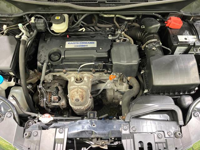 オデッセイ アブソルート・Ｘホンダセンシング　４ＷＤ　両側電動ドア　バックカメラ　ホンダセンシング　レーダークルーズ　禁煙車　ハーフレザーシート　パワーシート　スマートキー　ＬＥＤヘッド　ビルトインＥＴＣ　純正１７インチアルミ　車線逸脱警報（18枚目）