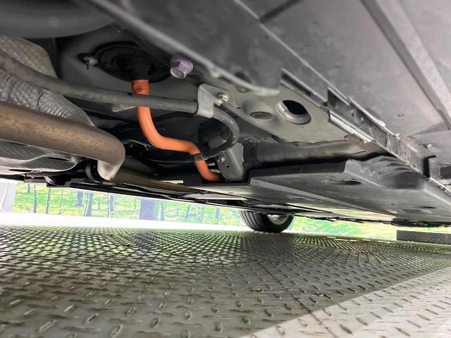 プリウス Sツーリングセレクション 4WD 純正SDナビ 全周囲カメラ プリクラッシュセーフティ レーダークルーズ 合皮シート ドラレコ コーナーセンサー スマートキー LEDヘッド ETC2.0 純正17インチアルミ オートハイビーム(22枚目)