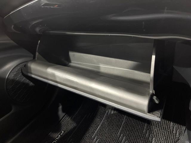 プリウス Sツーリングセレクション 4WD 純正SDナビ 全周囲カメラ プリクラッシュセーフティ レーダークルーズ 合皮シート ドラレコ コーナーセンサー スマートキー LEDヘッド ETC2.0 純正17インチアルミ オートハイビーム(53枚目)