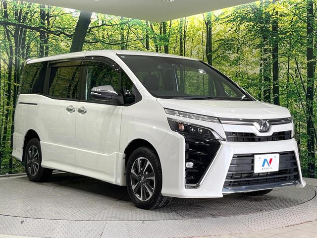 ヴォクシー ＺＳ　煌　４ＷＤ　両側電動ドア　純正ＳＤナビ　後席モニター　バックカメラ　寒冷地仕様　セーフティセンス　禁煙車　ドラレコ　コーナーセンサー　スマートキー　ＬＥＤヘッド　ビルトインＥＴＣ　クルコン　ダブルエアコン（17枚目）